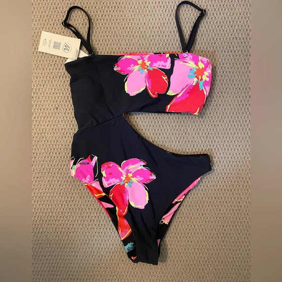 NWT maaji one piece reversible cutout swimsuit medium. Black w/ pink floral - Picture 2 of 7